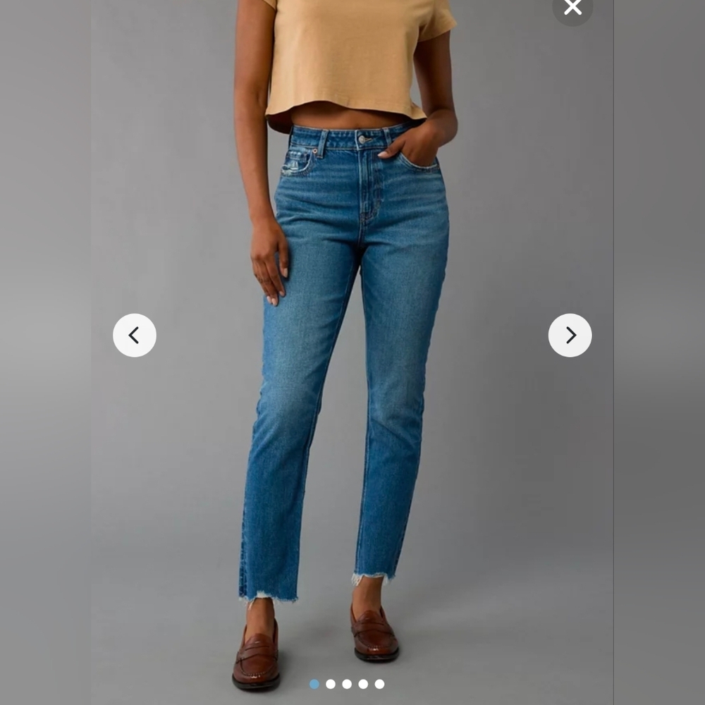 NWT, AE Strigid Mom Jean